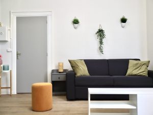 Joli studio/appartement, lumineux, rénové et entièrement meu