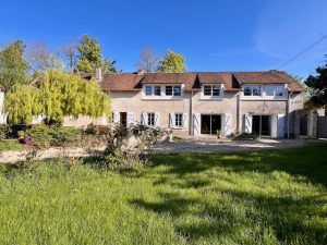 Grande maison ancienne bourguignonne